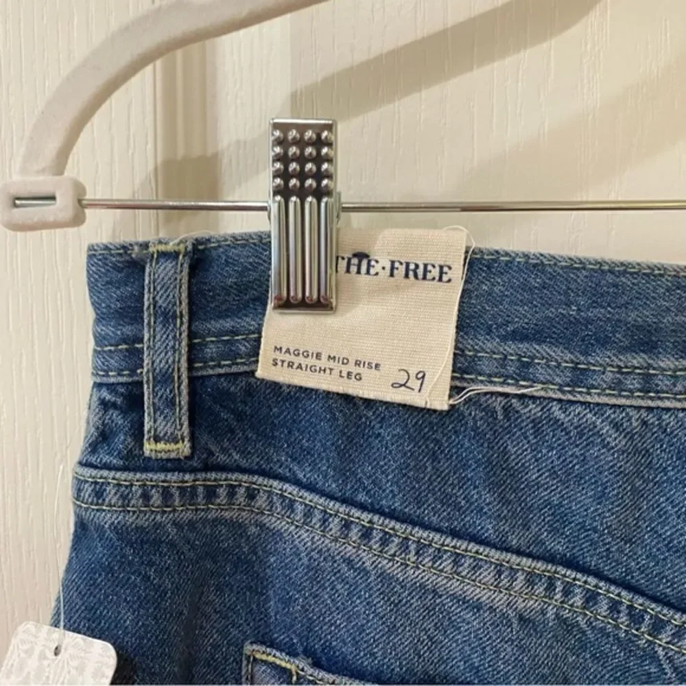 NWT Free people mid-rise straight leg‎ distressed hem denim jeans size 29